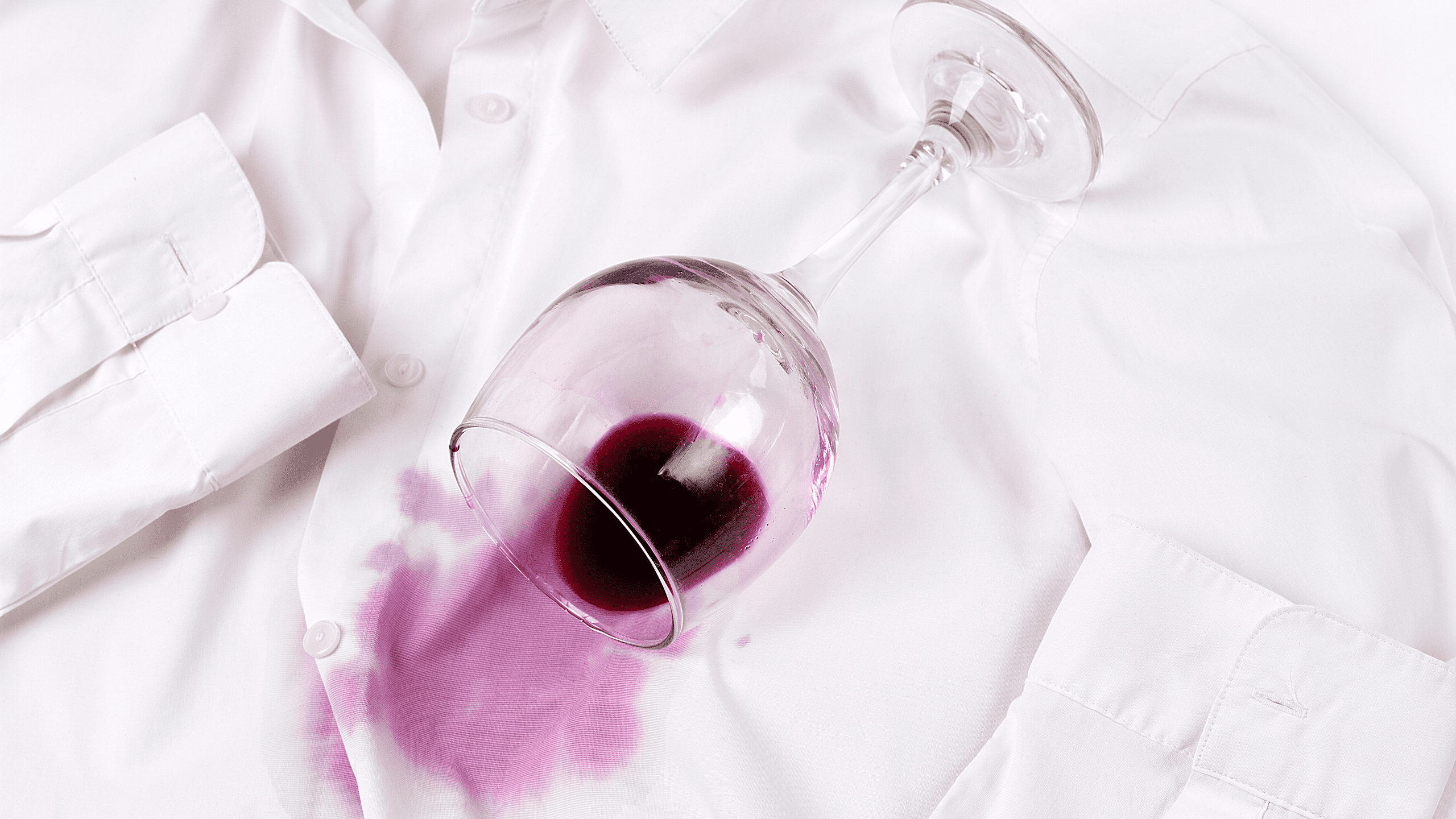 Tache de vin rouge sur du blanc, comment bien l